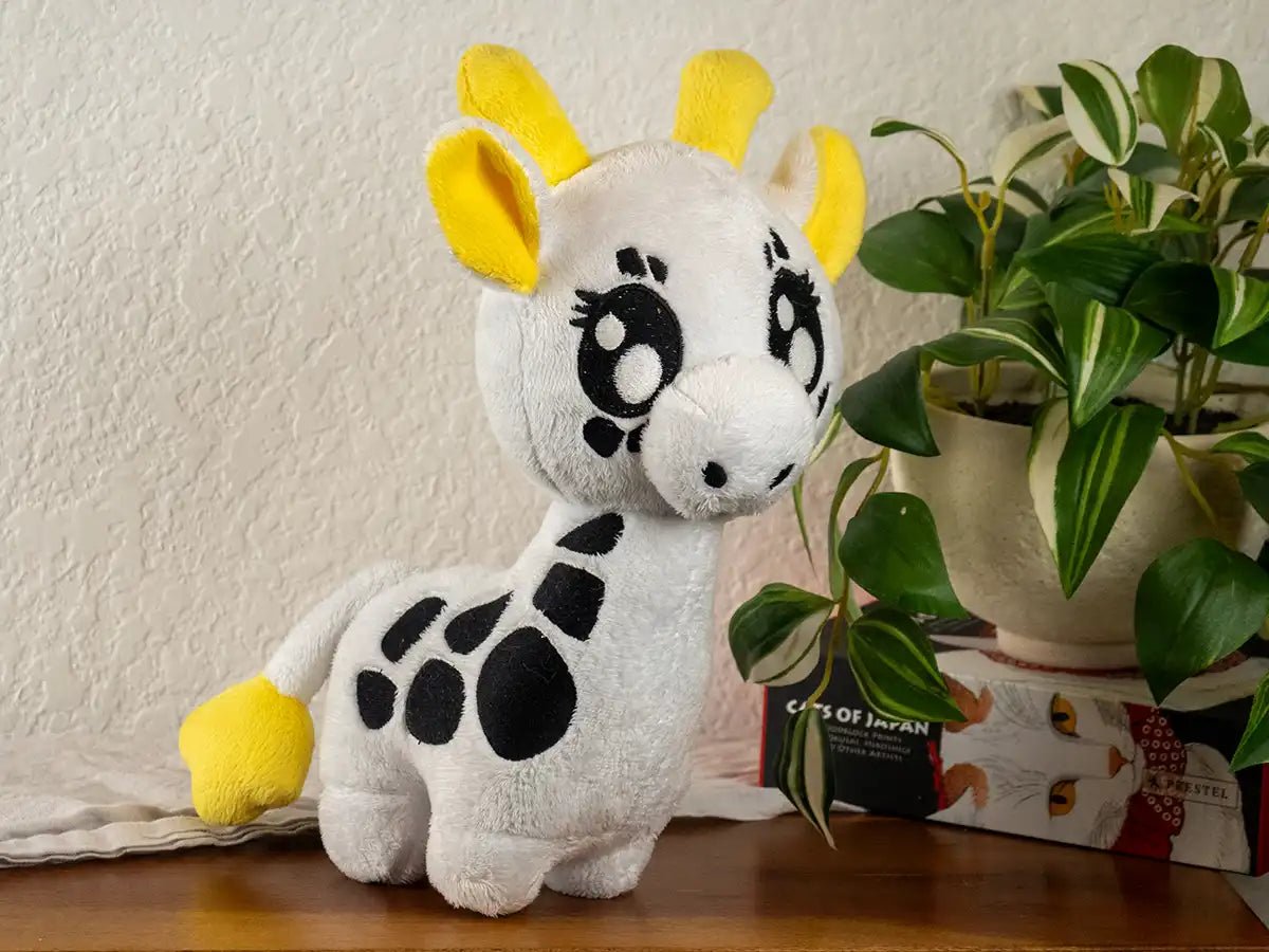 Giraffe Plushie - GIRAFFE-SNOW-BLACK